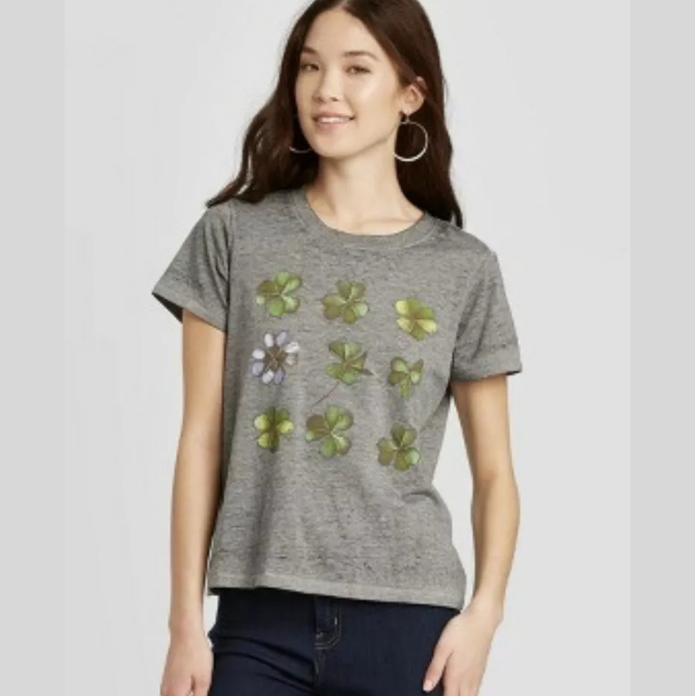 Juniors Clover Sketch Short Sleeve Tee
